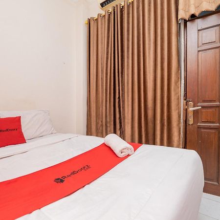 RedDoorz Plus @ Gunungsari Surabaya Kedurus Exterior foto